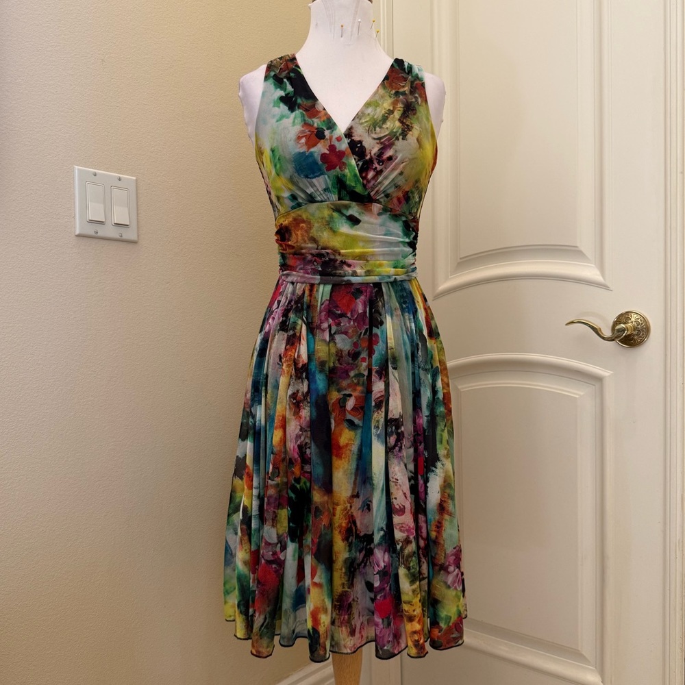 NEW Elana Kattan Floral Sleeveless Dress